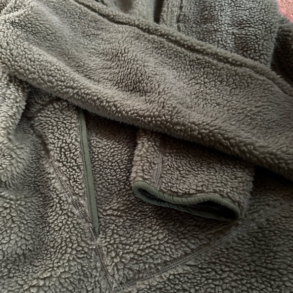 Nike Yoga Pullover - Picture 4 of 6